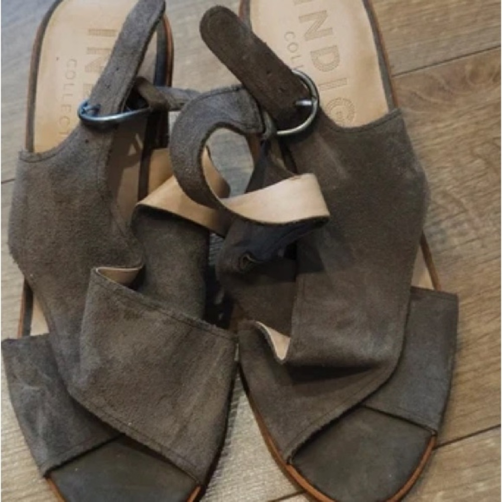 Indigo Women's Brown Suede Sandals
